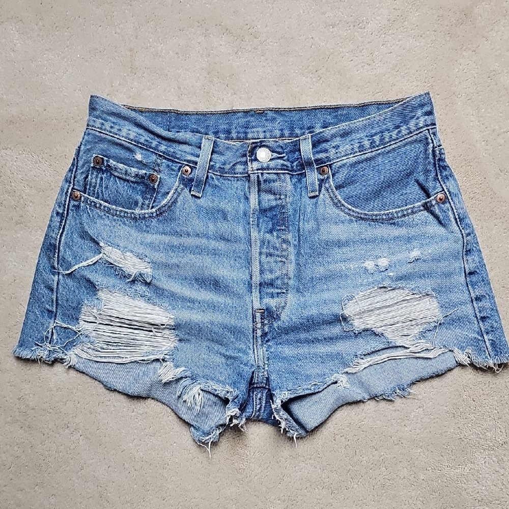 Levi's Light Blue Distressed Jean Shorts Size 29 Waist Buttonfly
